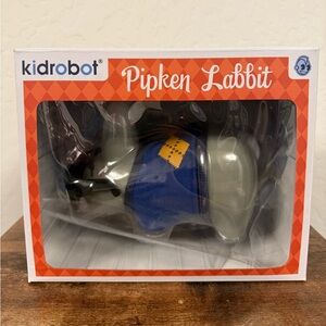 Pipken Preppy Labbit Art Figure